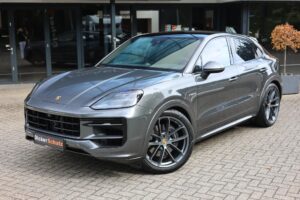 Porsche Cayenne Coupé voor de showroom van DickerSchutz